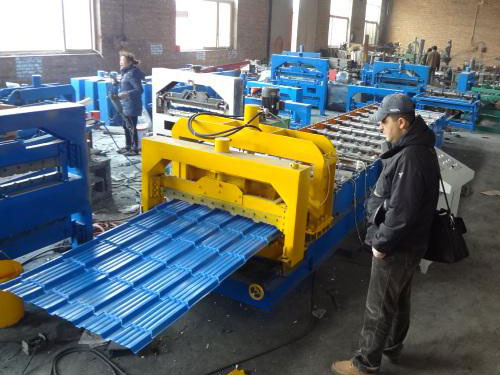 1100型偏弧琉璃瓦压瓦机