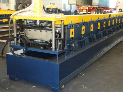 数控钢板止水钢板机