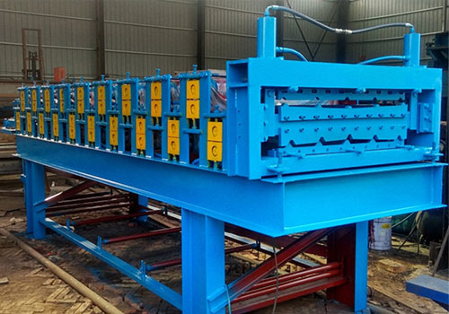 鑫恒信压瓦机生产场景