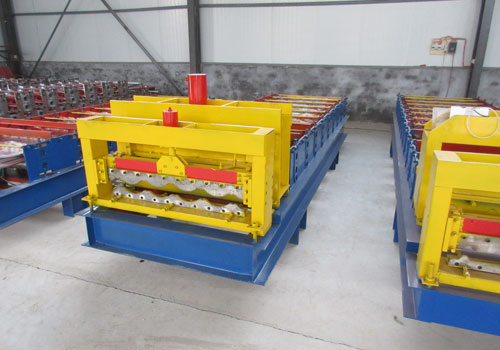 鑫恒信压瓦机生产场景