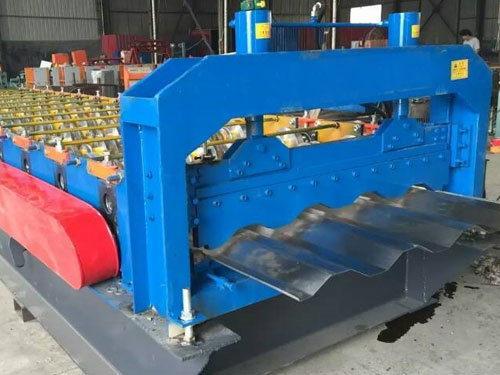 885集装箱板设备